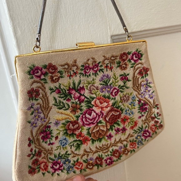 Antique Vintage Needlepoint Tapestry Evening Purse Handbag w/ etched Jade Clasp - Picture 6 of 7